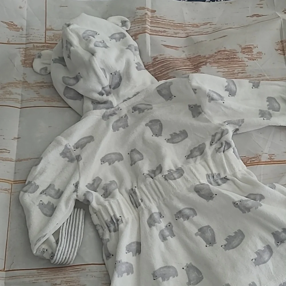 Carter's Boys Bath Pool Beach Robe .. 0-9 months .. w/ hood .. Gray Bears .. New